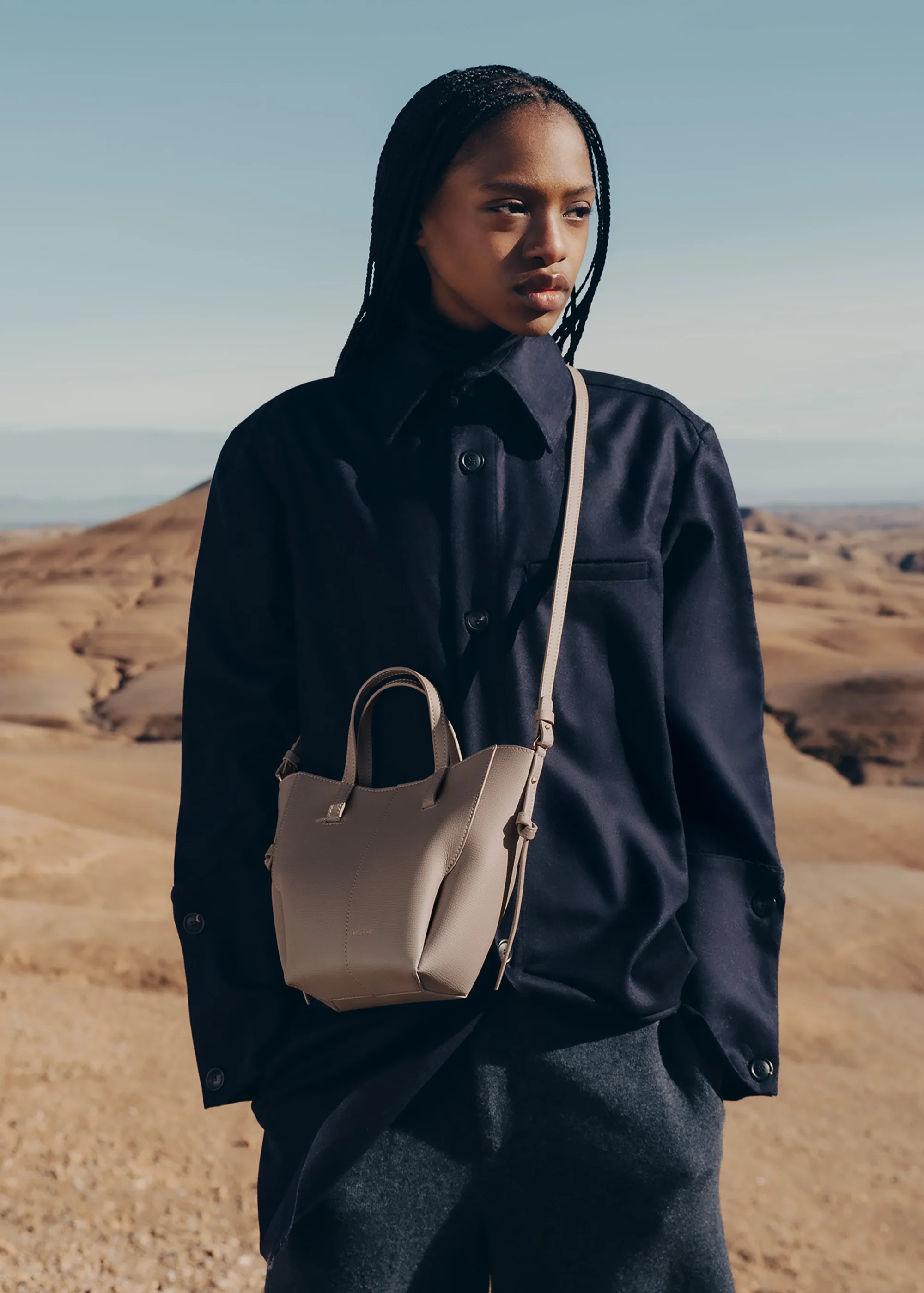 Cyme Tote Nano - Taupe Genarbtes Leder - Image 2